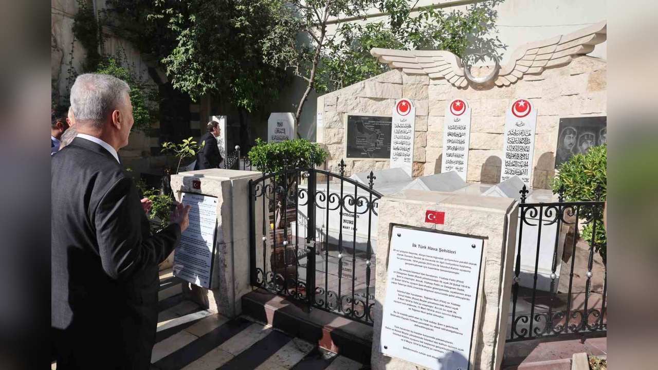 Bakan Bolat'tan Özgür ve Yeni Suriye Vurgusu