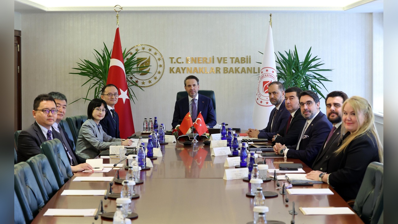 Bakan Bayraktar Çin'in Büyükelçisi Xuebin ile Resmi Görüşme Gerçekleştirdi