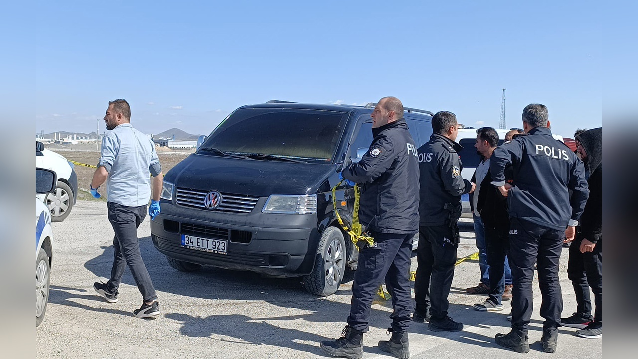 Harici Isıtıcı Kaynağında Çıkan Yangın Minibüste Dumandan Zehirlenmeye Yol Açtı