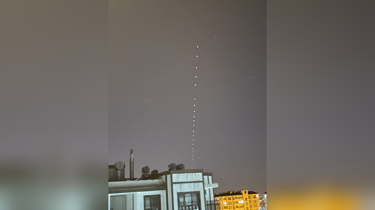 Adana Semalarında Görüntülenen Starlink Uydusu Heyecan Yarattı