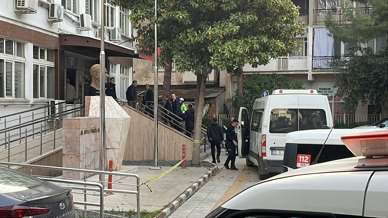 Kemalpaşa Belediyesi'nde Usulsüzlük Soruşturması: 5 Şüpheli Adliyeye Gönderildi