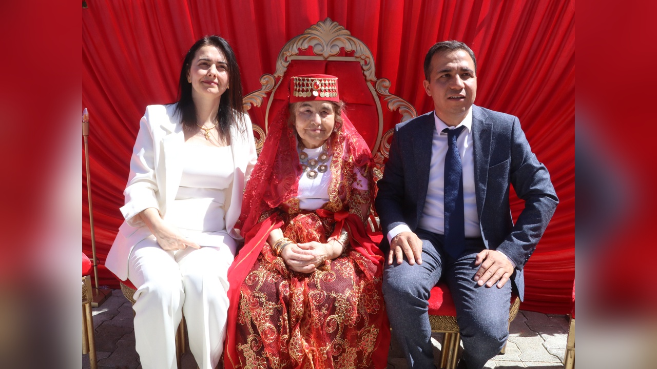 Huzurevinde Kına Gecesi Rüyası Gerçekleşti