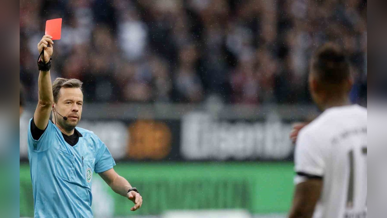 Galatasaray - Bodrum FK Maçında VAR Kararı Alman Hakem Markus Schmidt'ten