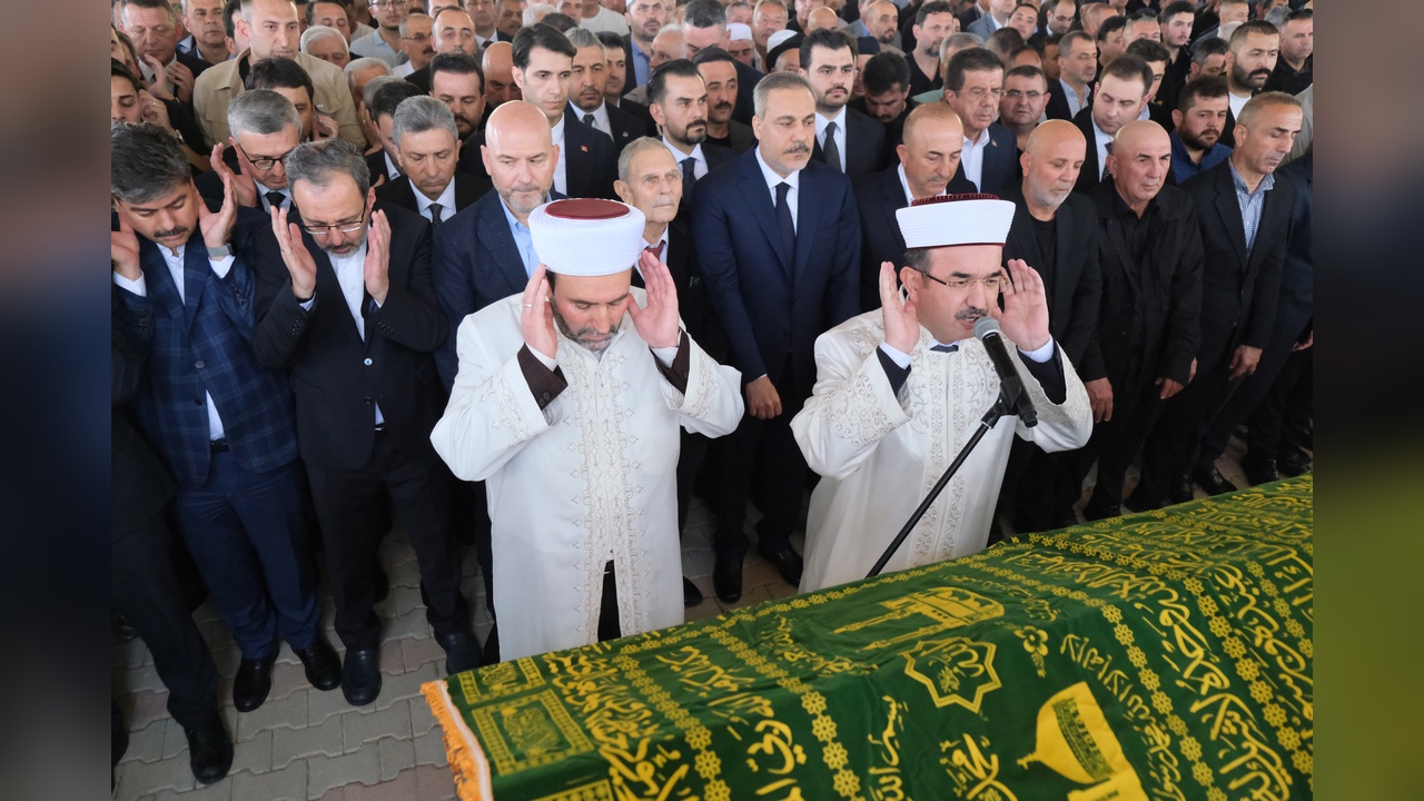 Mevlüt Çavuşoğlu'nun Babası Son Yolculuğuna Uğurlandı