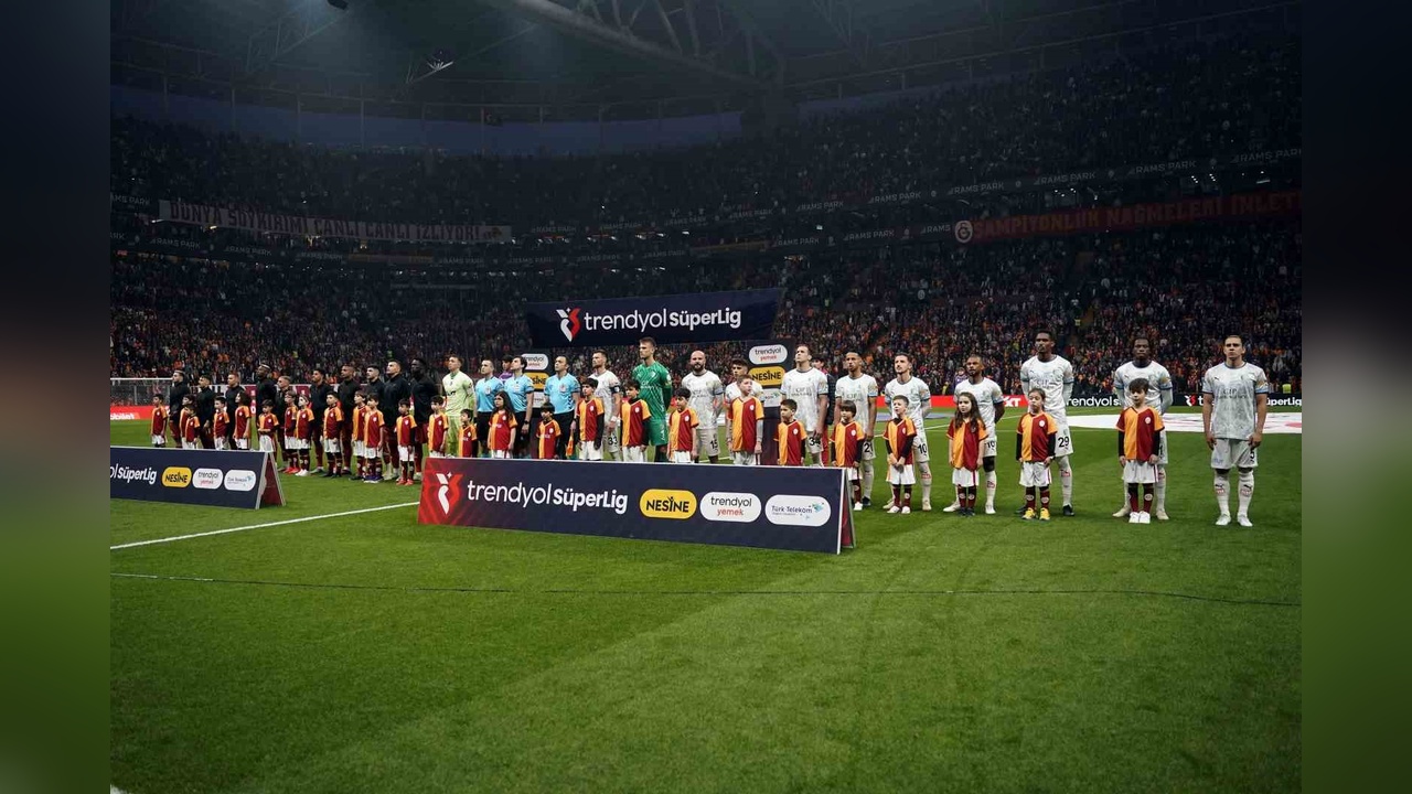 Galatasaray ile Bodrum FK arasında Süper Lig mücadelesi sürüyor