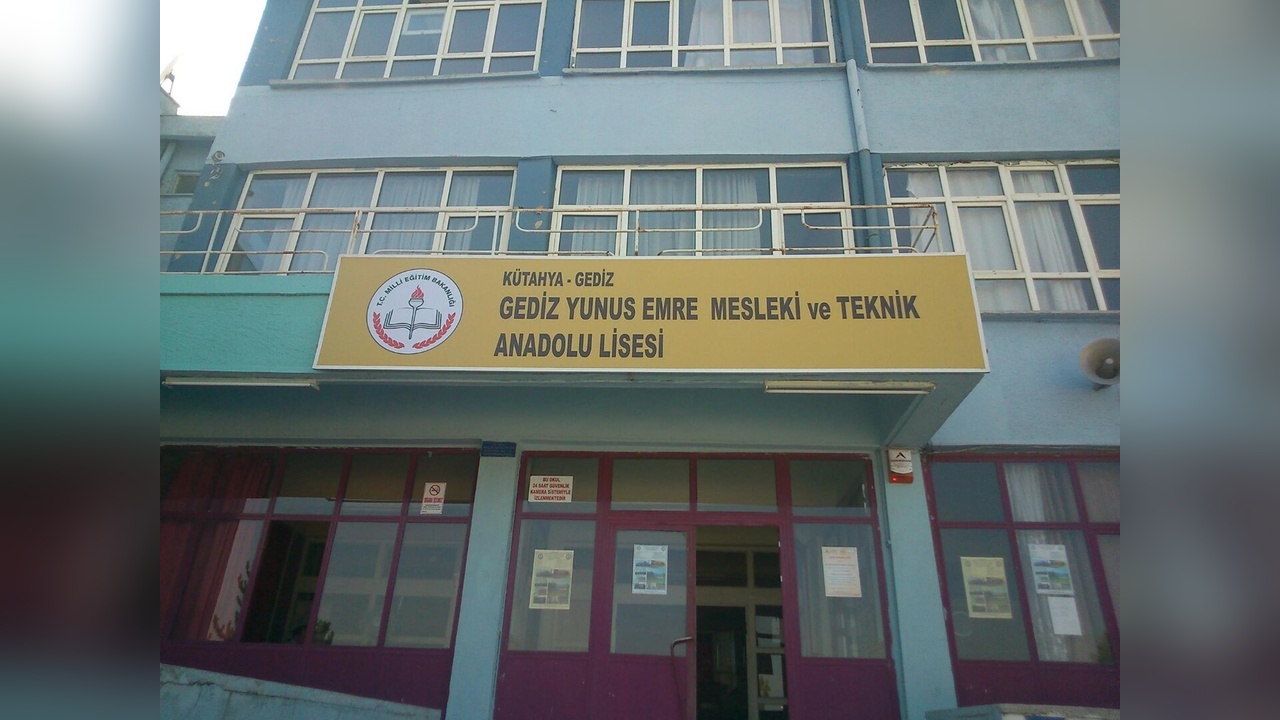 Kütahya'da 19 Öğrenci Gıda Zehirlenmesi Şüphesiyle Hastaneye Sevk Edildi