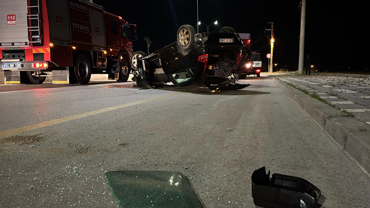 Takla Atan Otomobilde Yangın: Bir Kişi Yaralandı
