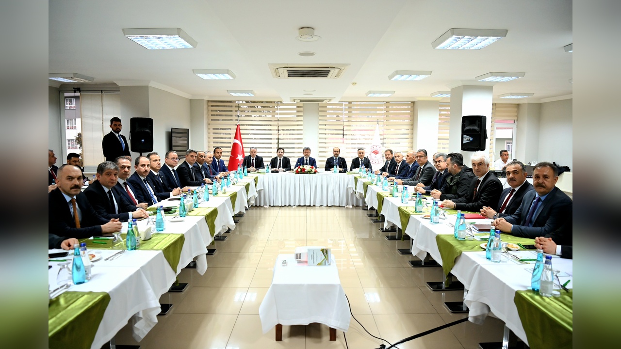 Bakan Yumaklı Gıda Arz Güvenliğiyle İlgili Endişeleri Giderdi