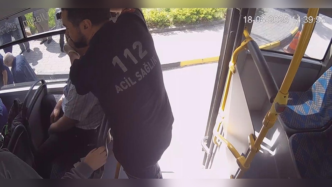 Otobüs Şoföründen Hayat Kurtaran Müdahale: Rahatsızlanan Yolcuyu Hastaneye Yetiştirdi