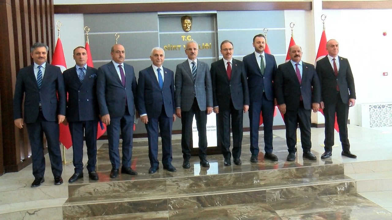 Ulaştırma Bakanı Uraloğlu, Siirt-Kurtalan Demir Yolu Projesini Yatırım Programına Ekledi