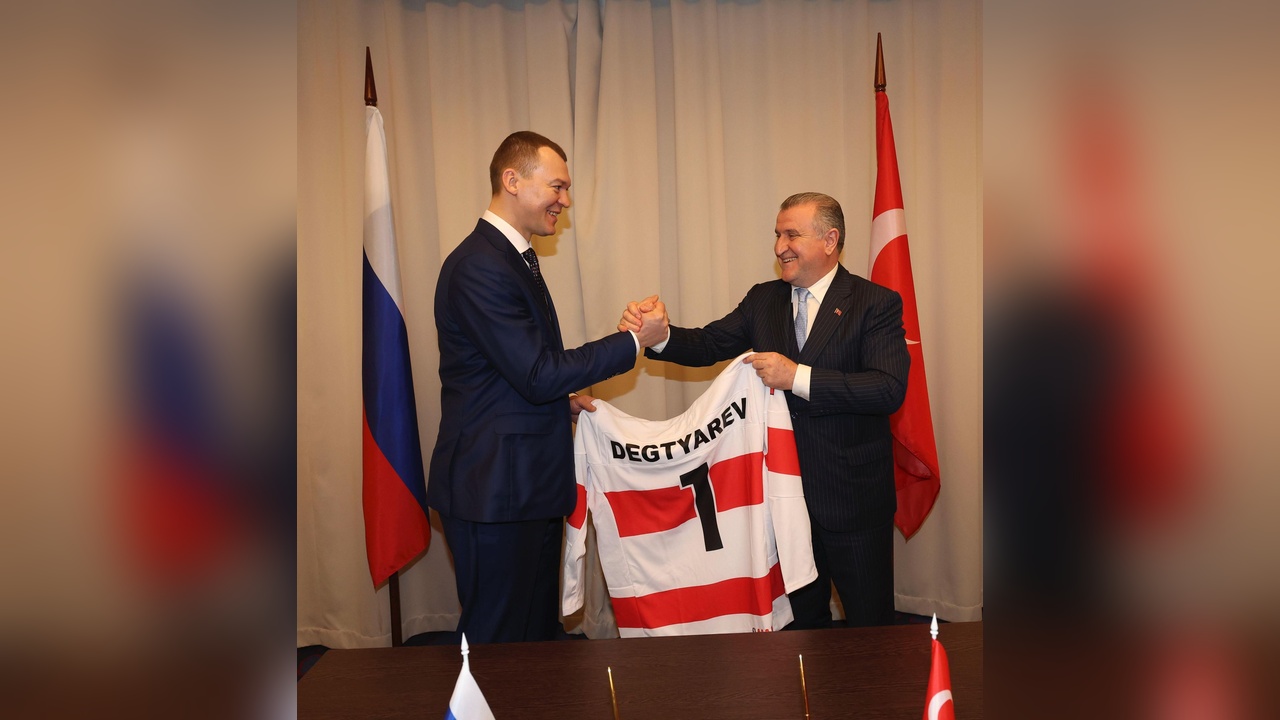 Bakan Bak ve Rus Mevkidaşı Degtyarev Yüz yüze Görüştü