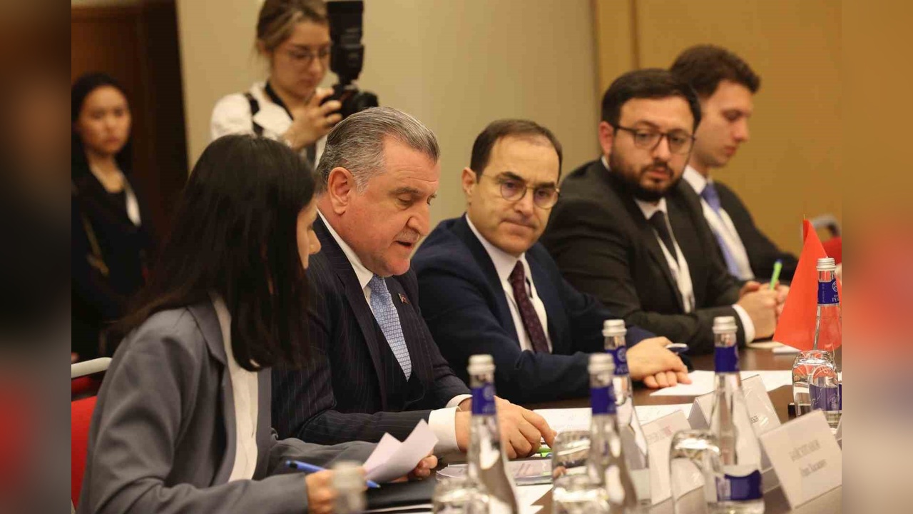Bakan Bak, Rusya'da Mevkidaşı Degtyarev ile Görüştü