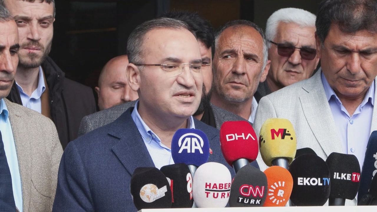 İstanbul'da Sırrı Süreyya Önder'e Ziyaretler Artarak Sürüyor