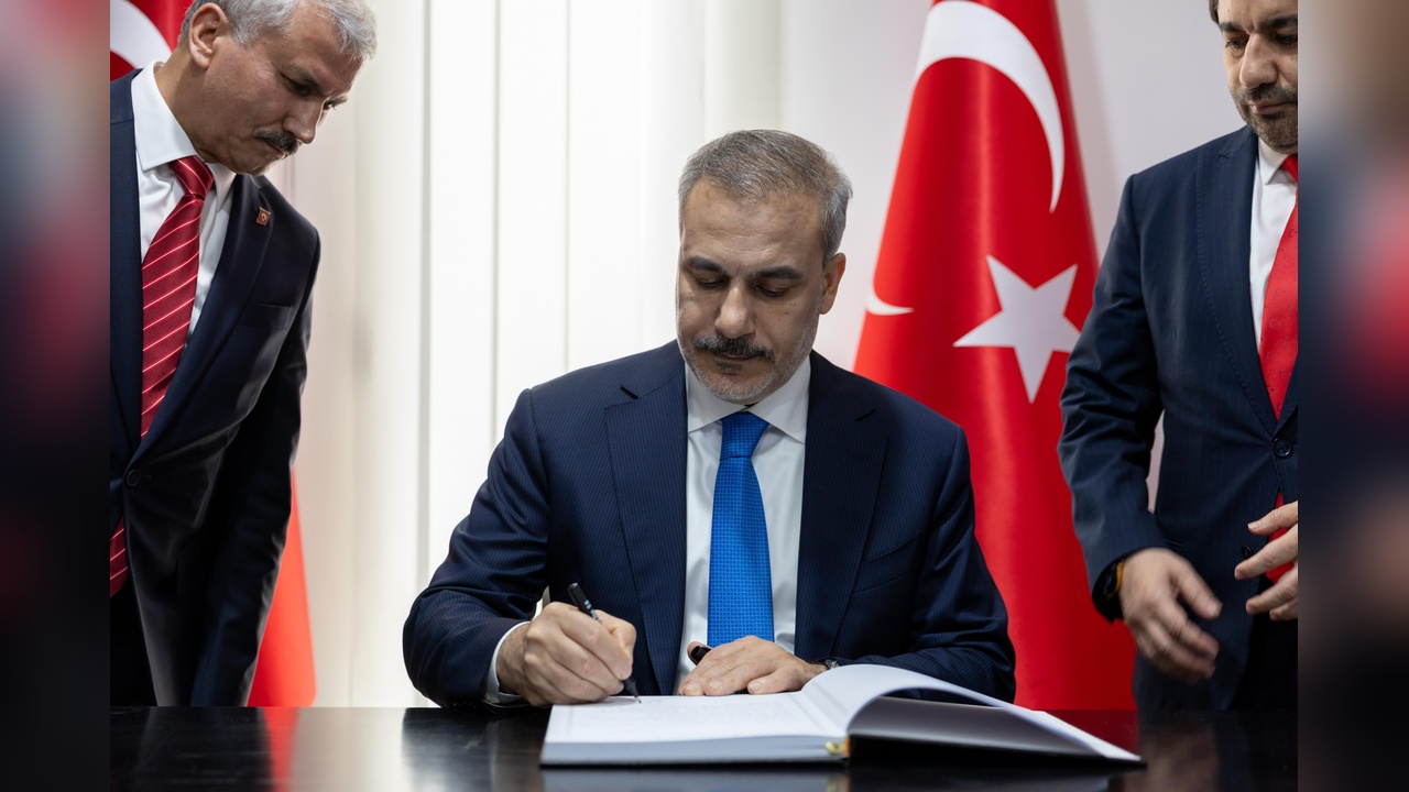 Bakan Fidan, Oran Başkonsolosluğu'nun Resmi Açılışını Gerçekleştirdi