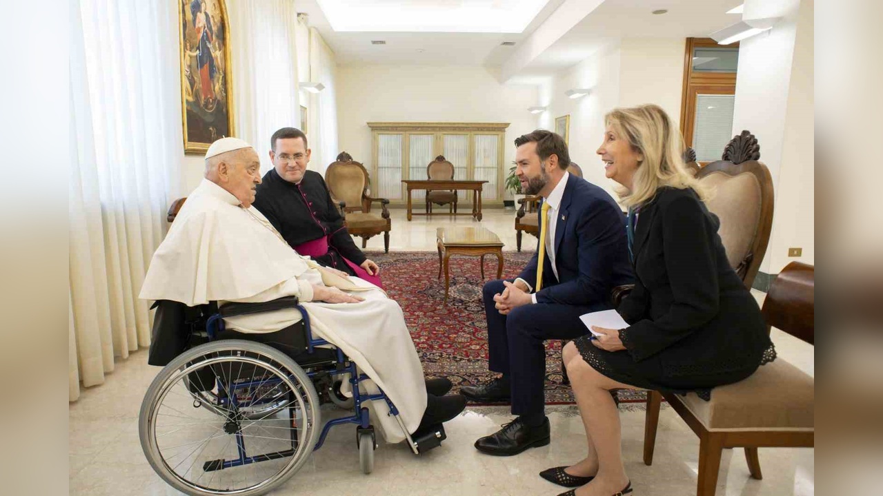 Papa Francis ve ABD Başkan Yardımcısı Vance Bir Araya Geldi