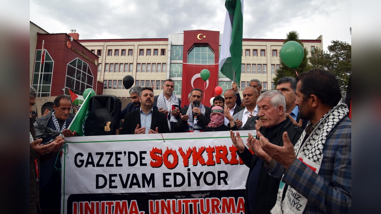 Filistin'deki İnsan Hakları İhlallerine Dikkat Çekmek İçin Gökyüzüne Balonlar Bırakıldı