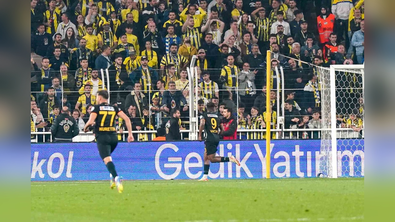 Fenerbahçe Taraftarlarından Yönetim Tepkisi Çıktı