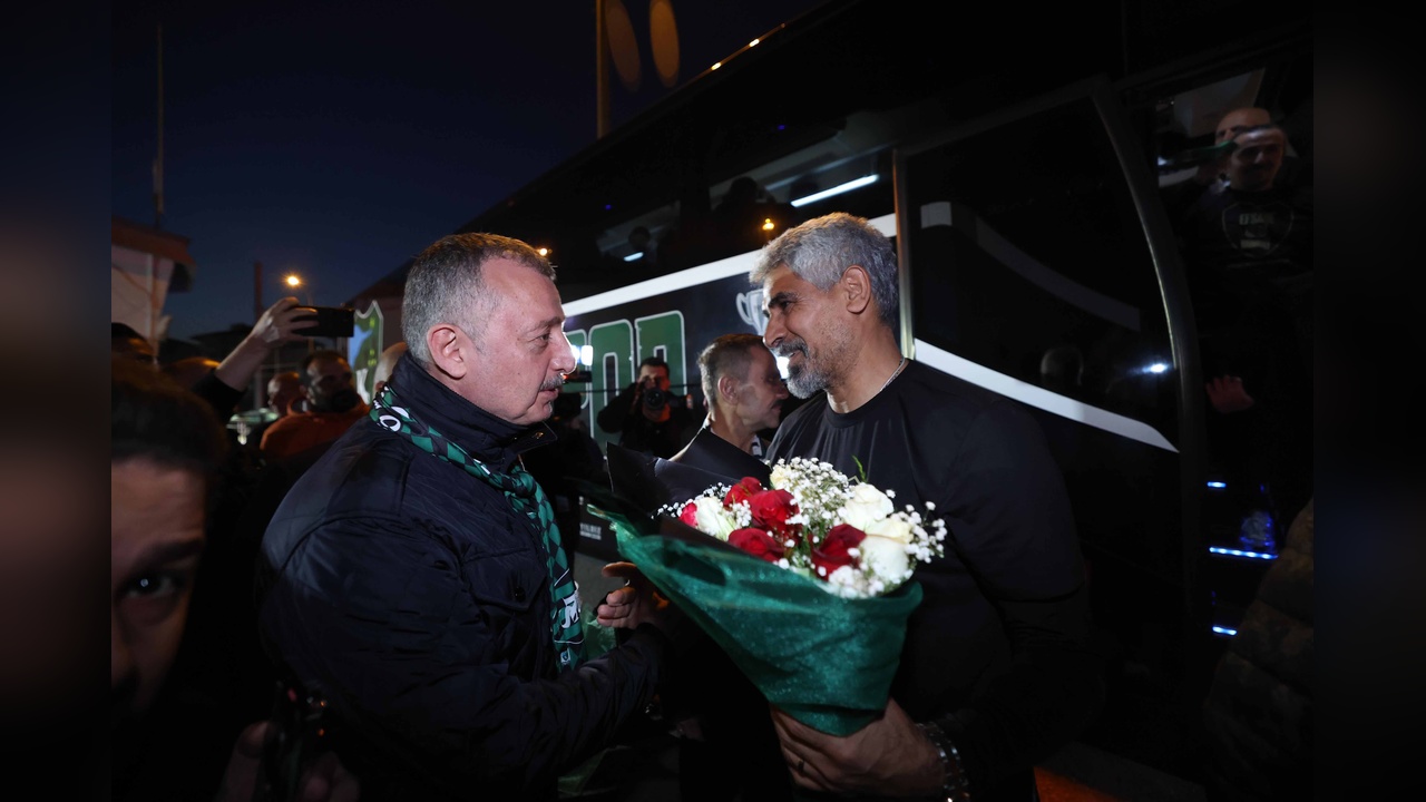 Kocaelispor Süper Lig'e Yükseldi, Taraftarlardan Coşkulu Kutlama