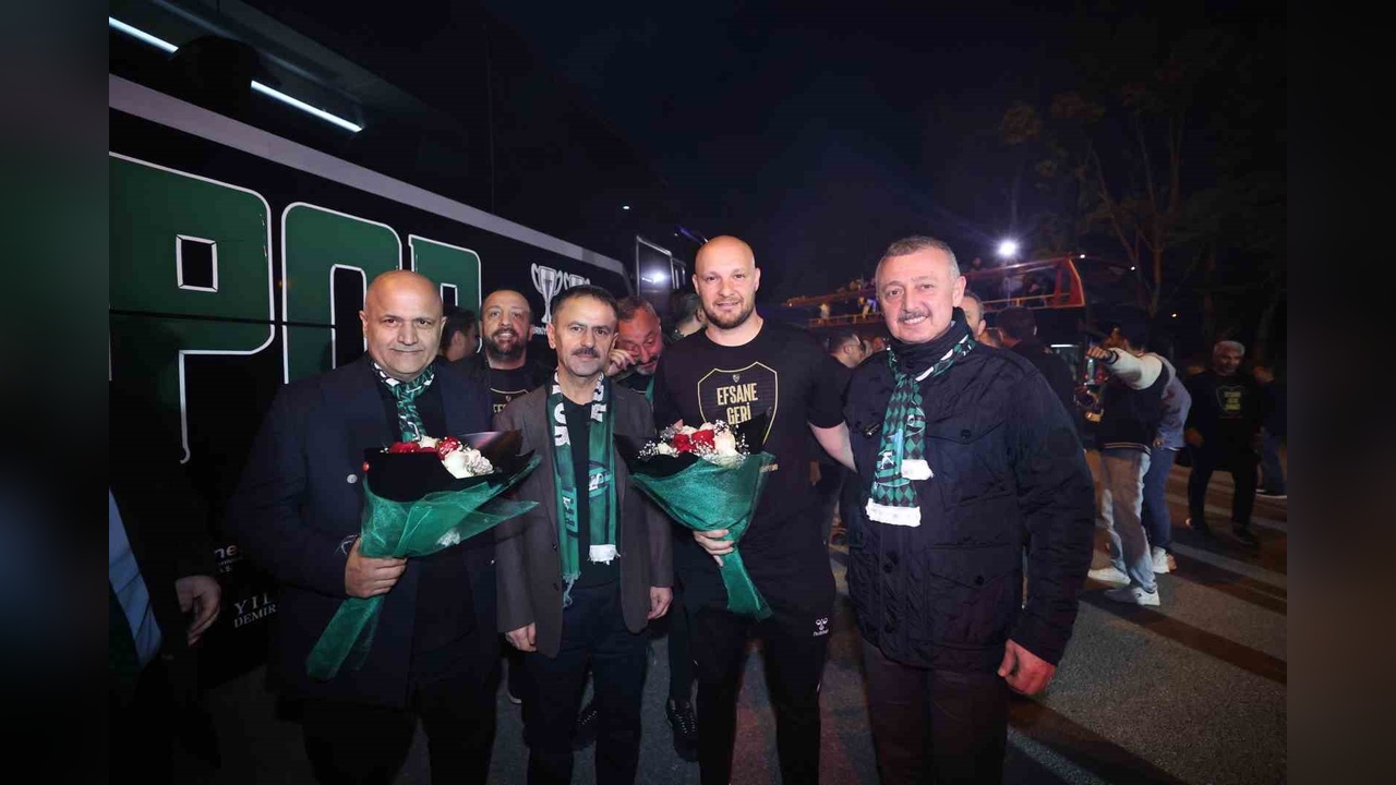 Kocaelispor Şampiyonluğu Coşkuyla Kutlandı