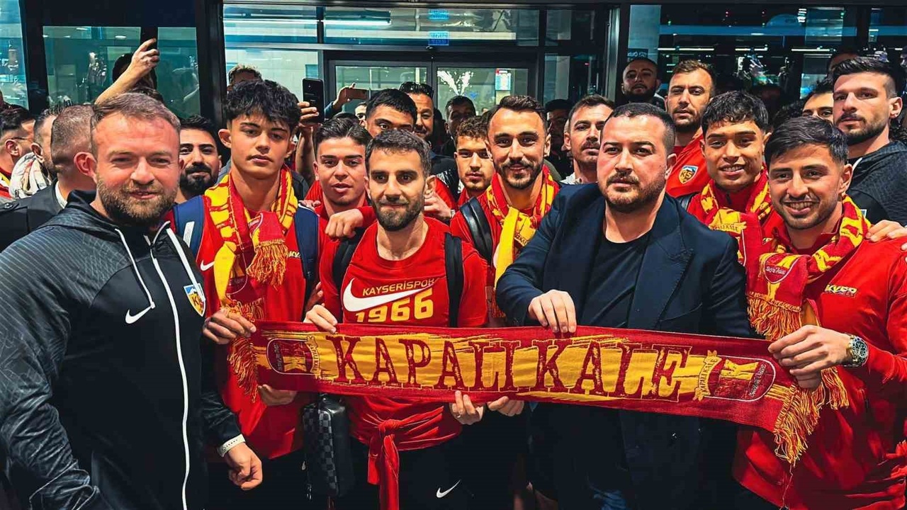Kayserispor, Taraftarların Coşkulu Desteğiyle Karşılandı