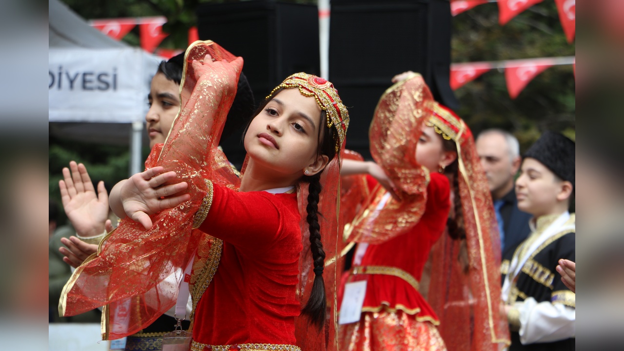 Türk Dünyası Çocuk Festivali 12 Ülkeden Katılımla Başladı