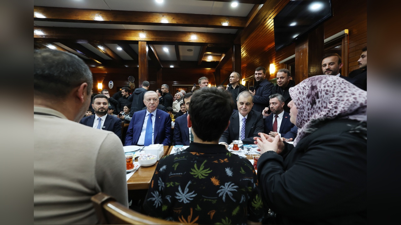 Cumhurbaşkanı Erdoğan, İstanbul'da Depremzedeleri Ziyaret Etti