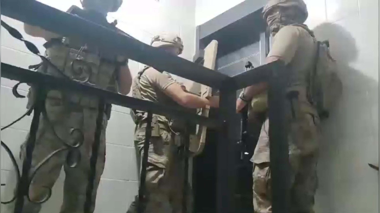 İzmir’de FETÖ Operasyonu: 6 Şüpheli Gözaltına Alındı