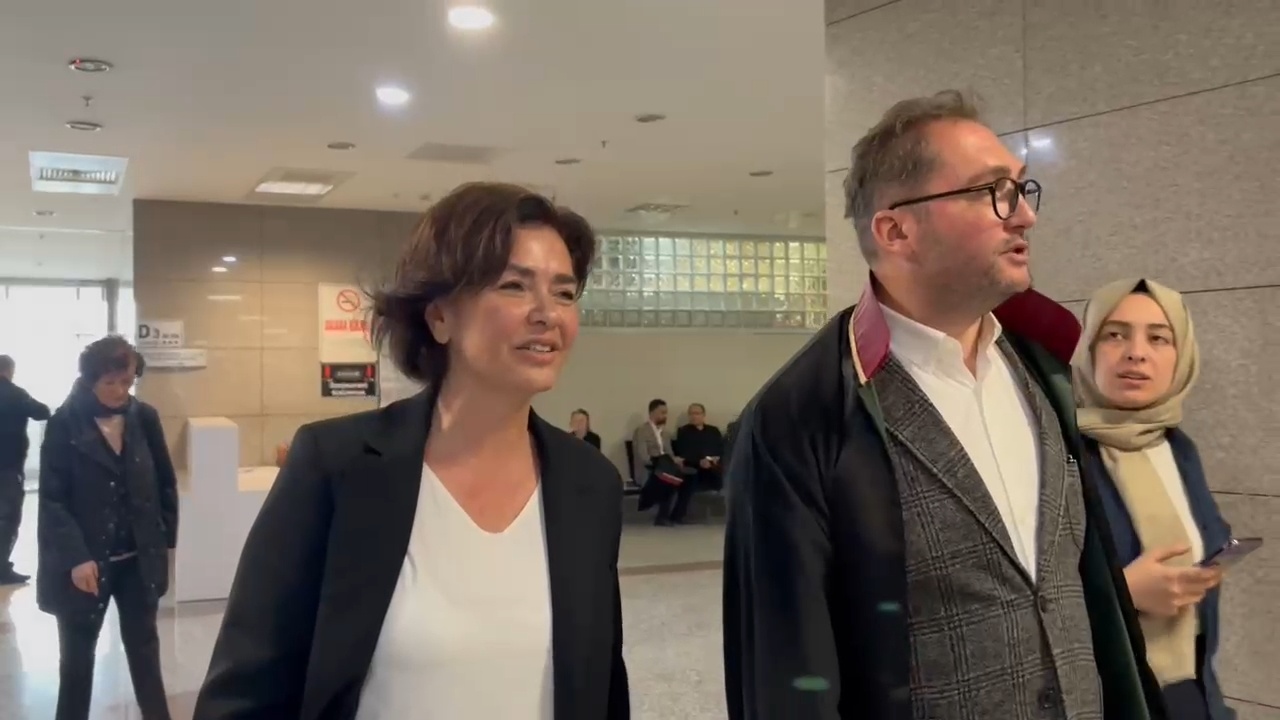 İstanbul’da Gazeteci Özlem Gürses’e 1 Yıl 3 Ay Hapis Cezası Verildi
