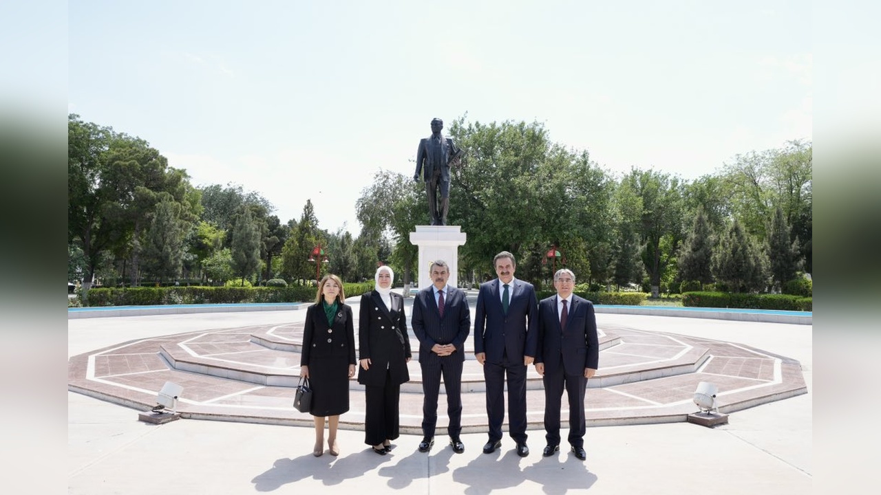 Bakan Tekin Türkmenistan’da Gelişmeleri Değerlendirdi