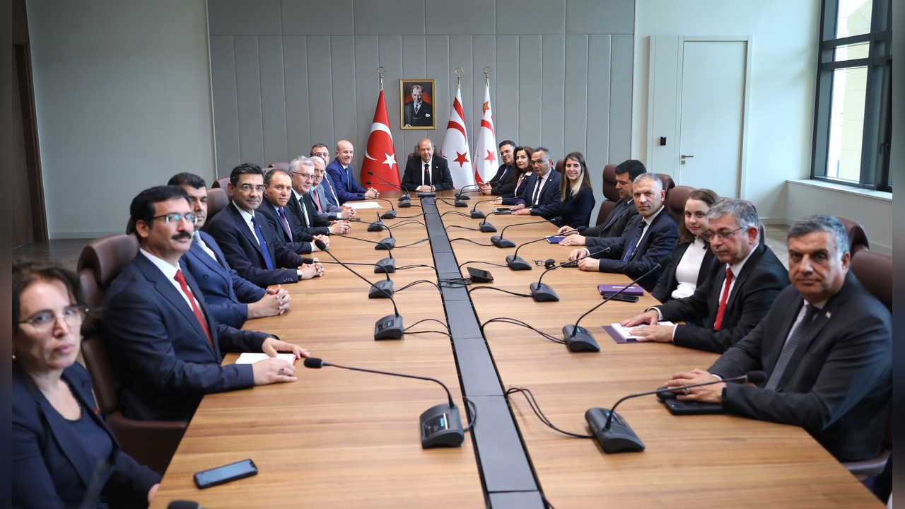 YÖK Başkanı Özvar, KKTC Cumhurbaşkanı Tatar ile Eğitim ve İşbirliği Üzerine Görüştü