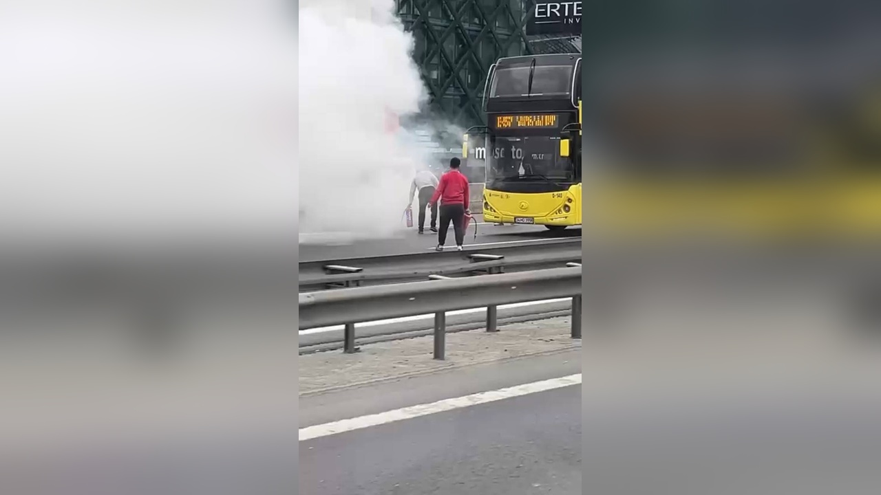 Bağcılar'da Motor Yangını: Çevredekilerin Hızlı Müdahalesiyle Söndürüldü