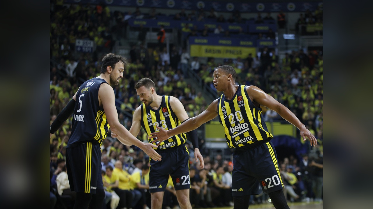 Fenerbahçe Beko, Paris Basketbol'u 89-72 mağlup etti