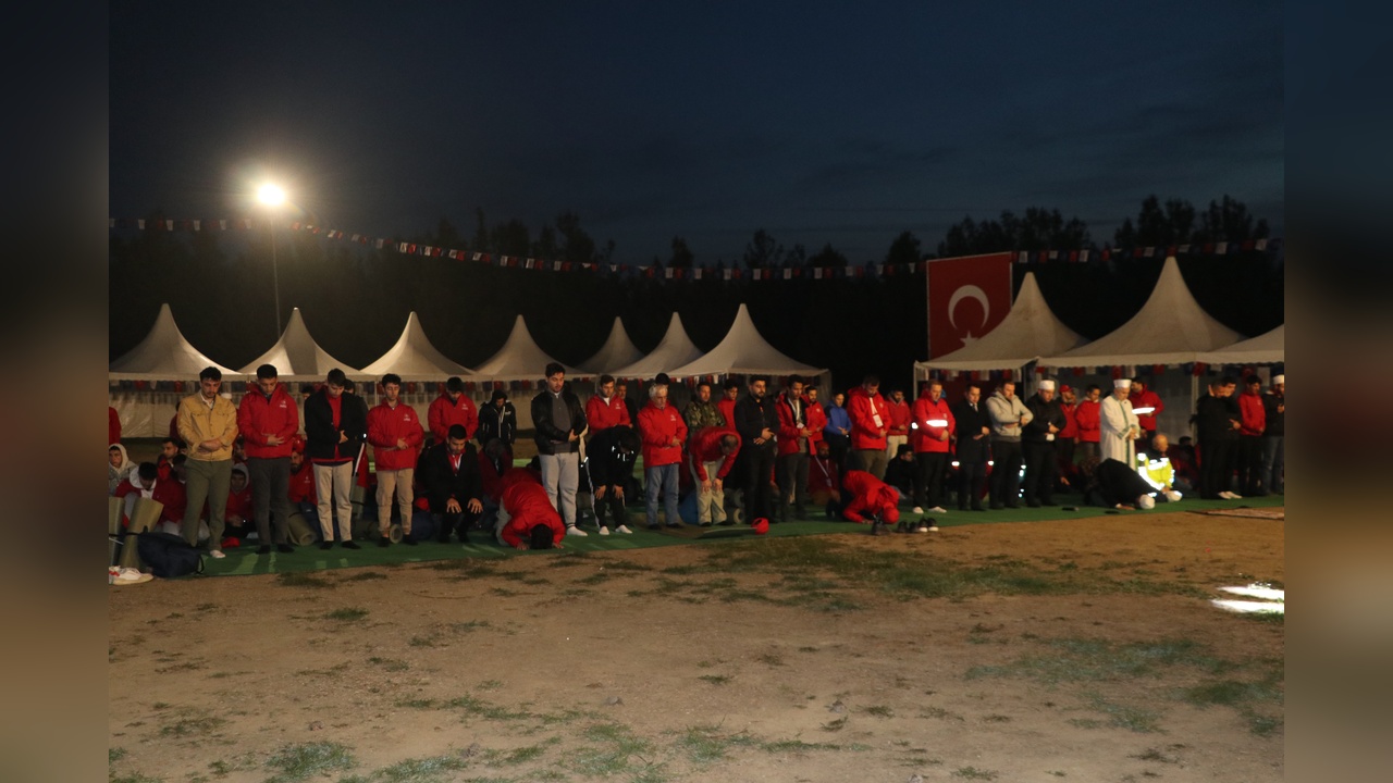Çanakkale'de 57'nci Alay'a Anlamlı Vefa Yürüyüşü Düzenlendi