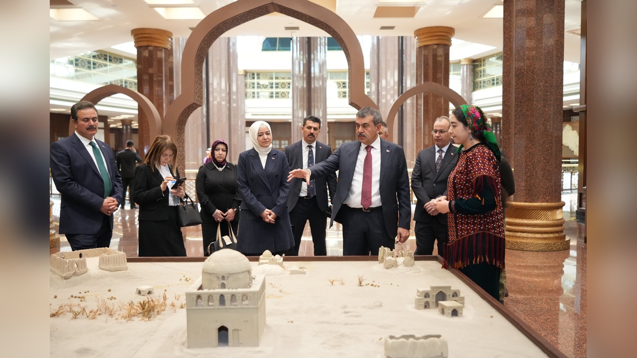 Bakan Tekin, Türkmenistan'daki Resmi Ziyaretlerine Devam Ediyor