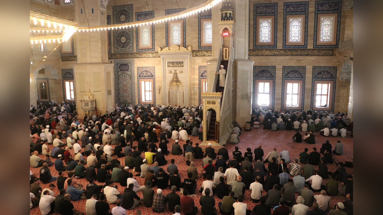 Diyanet İşleri Başkanı Erbaş, Adana'da Yeni Cami Açılışını Gerçekleştirdi