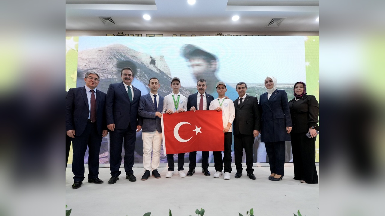 Bakan Tekin Türkmenistan’da Uluslararası Matematik Olimpiyatı Ödül Törenine Katıldı