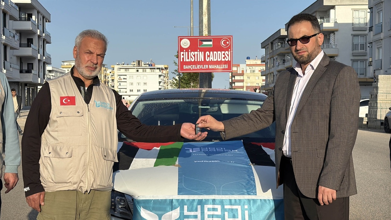 İstanbul'da Bir Vatandaş Otomobilini Gazze İçin Bağışladı