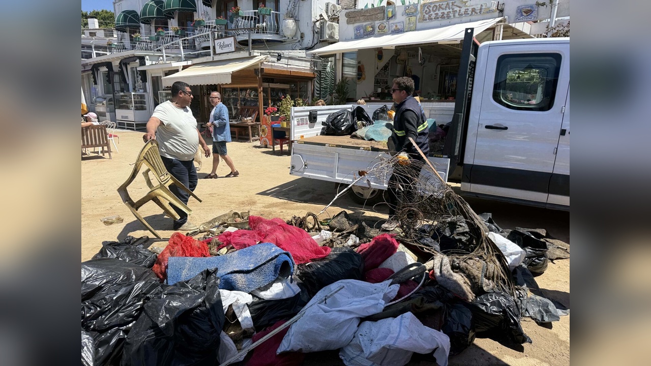 Bodrum'daki Antik Kente Yakın Sulara 2 Ton Çöp Atıldı