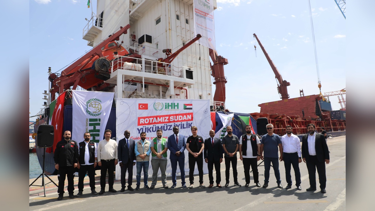 İHH'nin İkinci İyilik Gemisi Sudan'a Hareket Etti