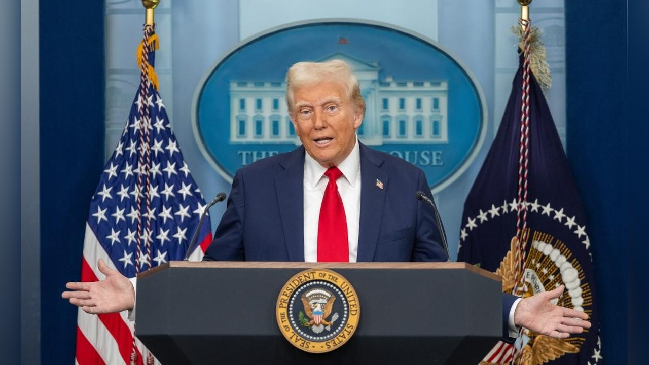 Trump'tan ABD Gemilerine Panama ve Süveyş Kanalı'nda Ücretsiz Geçiş Çağrısı