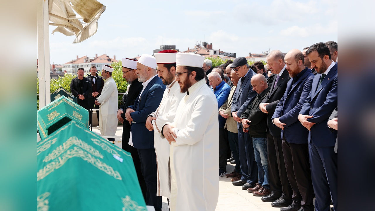 Cumhurbaşkanı Erdoğan, Arapça Öğretmeni Ahmet Karaman'ın Cenaze Namazına Katıldı