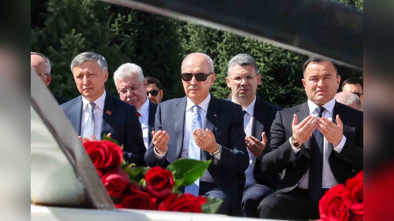 TBMM Başkanı Kurtulmuş Ata-Beyit Ulusal Tarih ve Anıt Kompleksi’nde İncelemelerde Bulundu