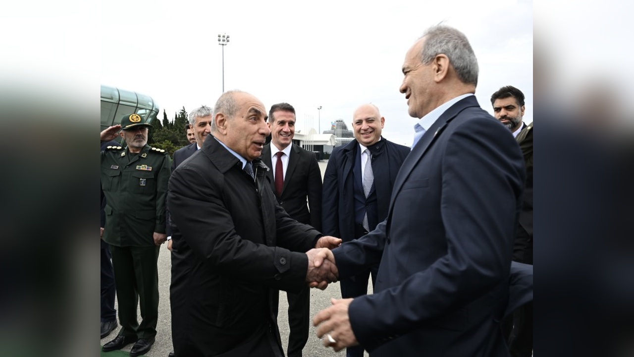 İran Cumhurbaşkanı Pezeşkiyan Azerbaycan Ziyaretinde