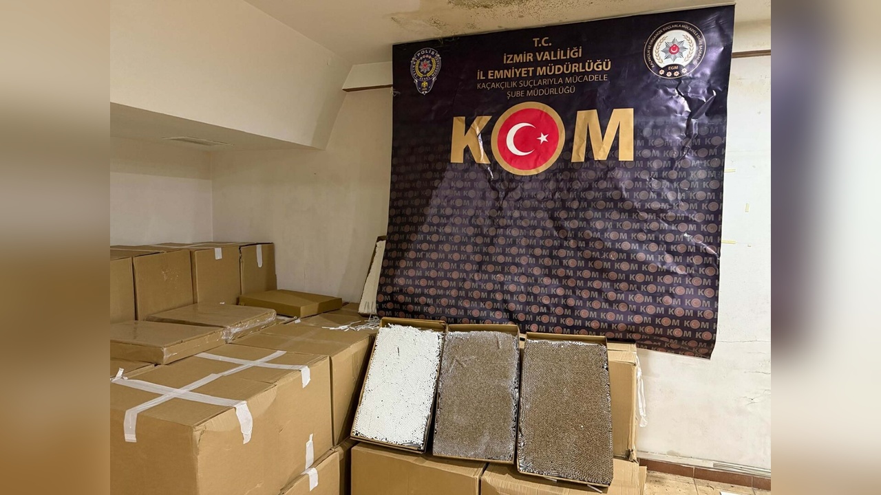 İzmir'de 9 İlçede Düzenlenen Operasyonda 6 Milyon TL Değerinde Kaçak Ürün Yakalandı