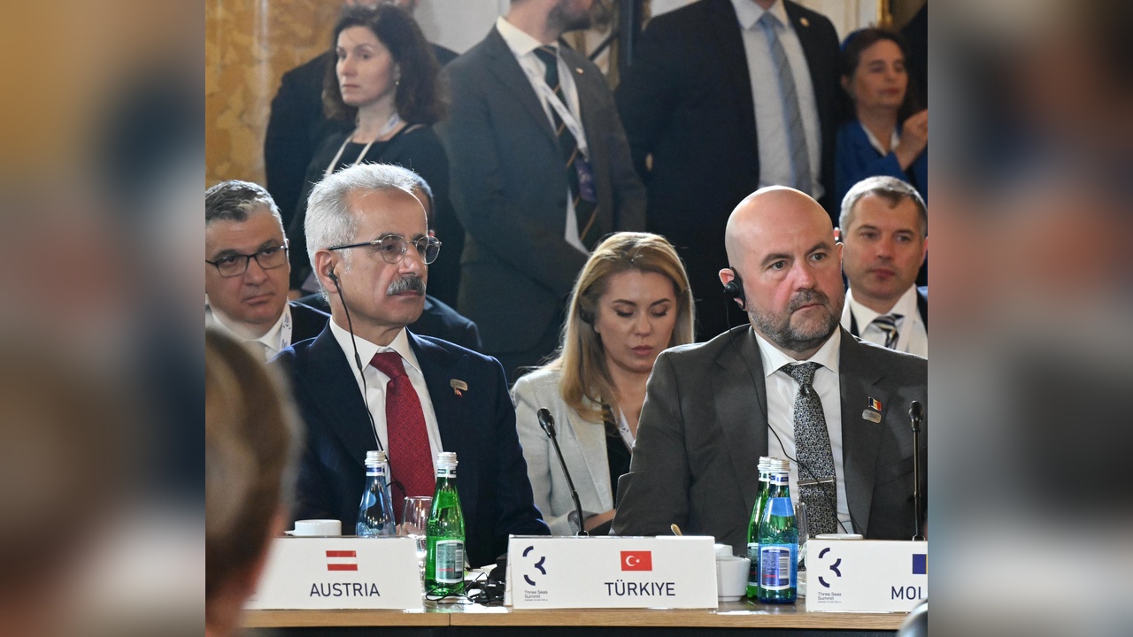 Bakan Uraloğlu, Üç Deniz Girişimi Zirvesi'nin Açılış Oturumunda Yer Aldı