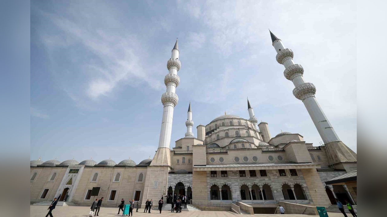TBMM Başkanı Kurtulmuş, Bişkek Kırgız-Türk Dostluk Devlet Hastanesi’ni İnceledi