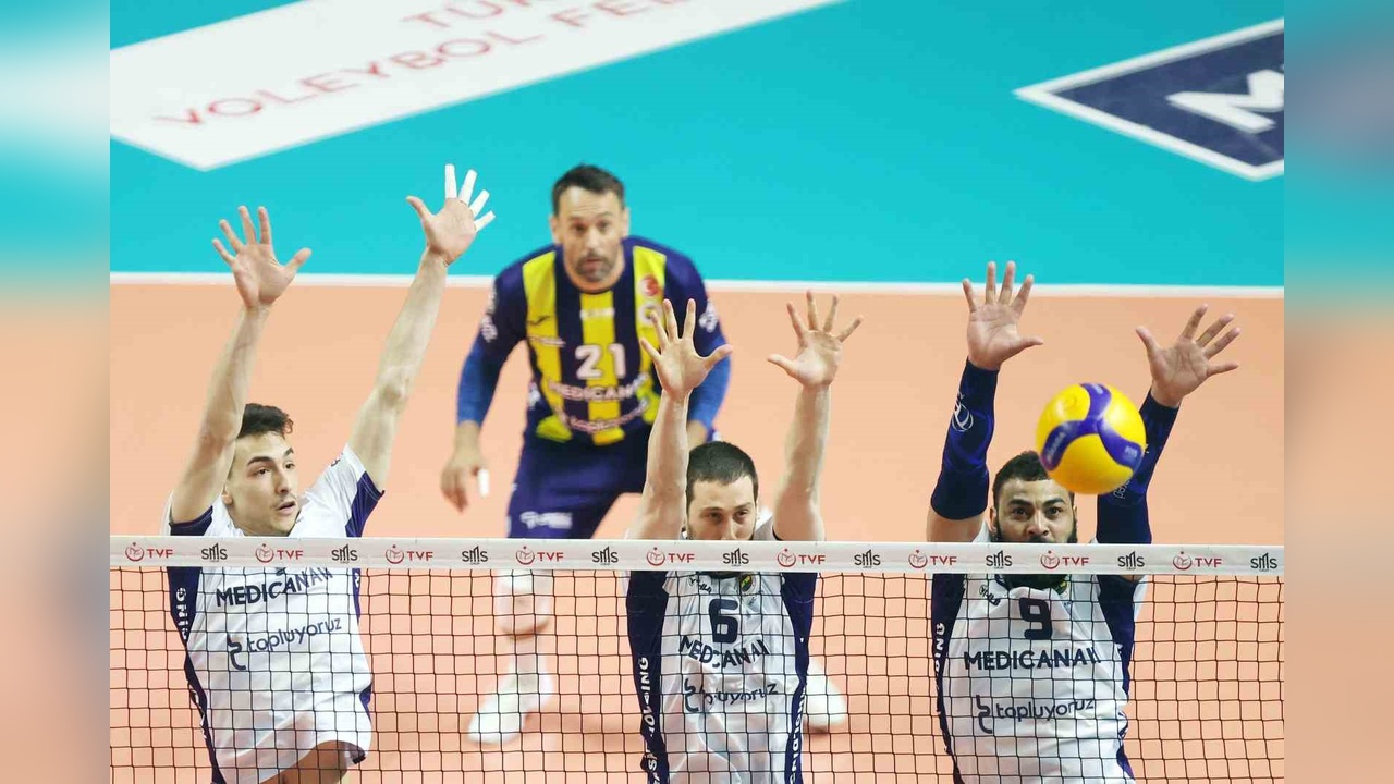 Fenerbahçe Sezonu Üçüncü Sırada Bitirdi