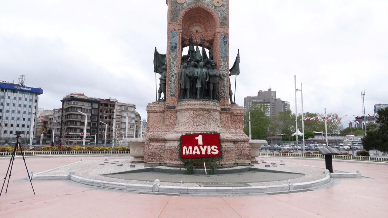 DİSK, Taksim Meydanı'nda Hak Taleplerini Yineledi