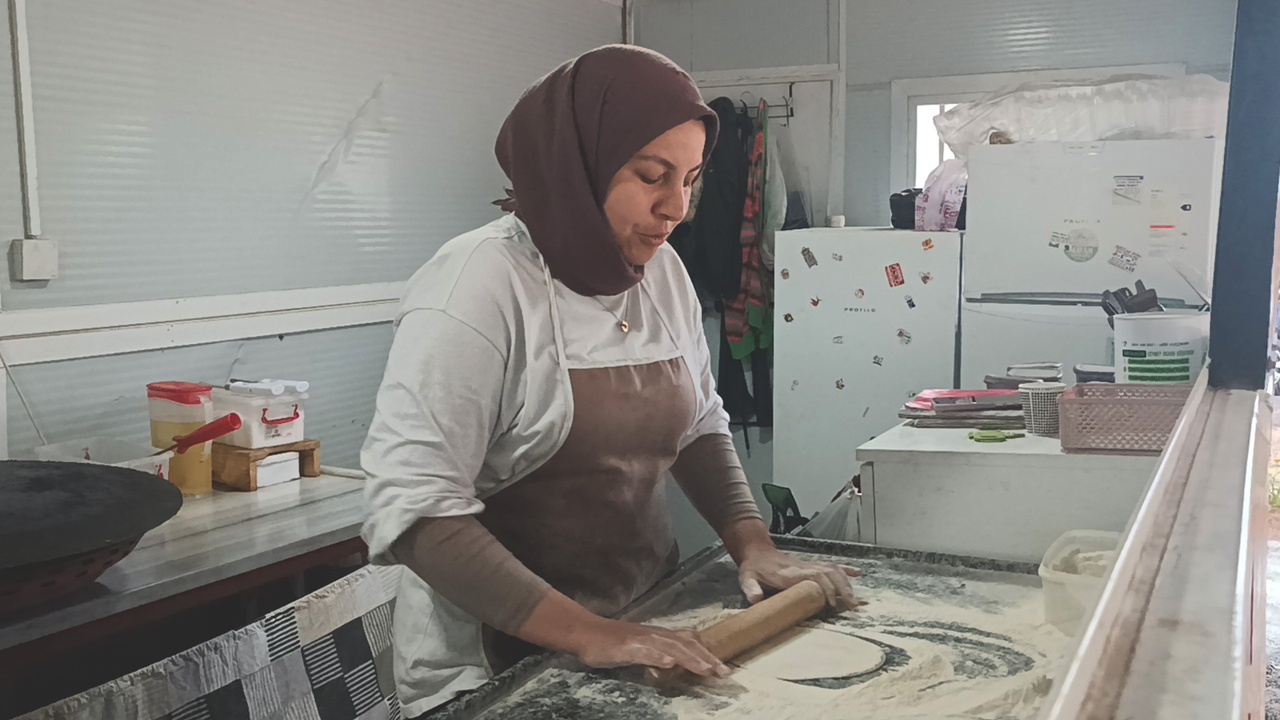 Depremzedeler 1 Mayıs’ta da Çalışmaya Devam Etti