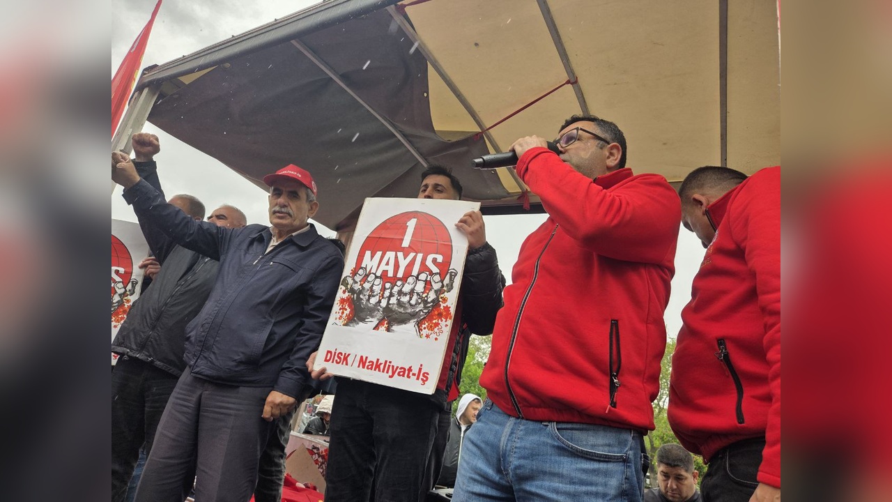 Nakliyat-İş Sendikası Saraçhane’de Kritik Toplantısını Gerçekleştirdi